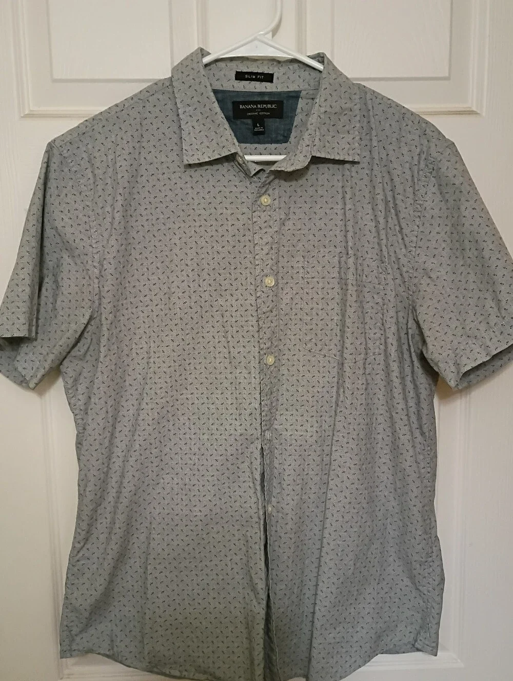 Banana Republic Men’s Short-Sleeve Button-Up Shirt — Light Gray